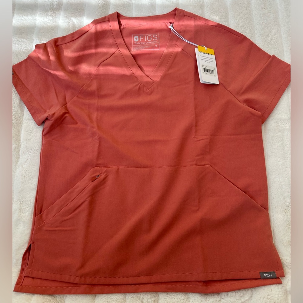 Figs Coral Scrub Top